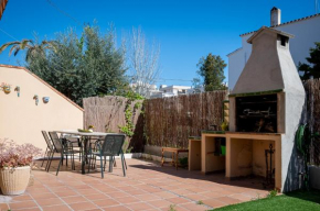 CAN LOLA Estupenda casa de 4 habitaciones con jardín a 150 metros de la playa